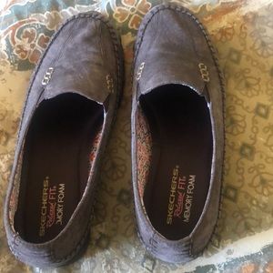 Sketchers brown shoes